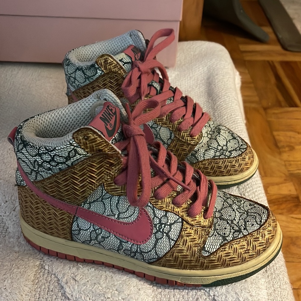 RARE 2007 Nike Dunk High 2007 Nori Desert Bloom size 5
